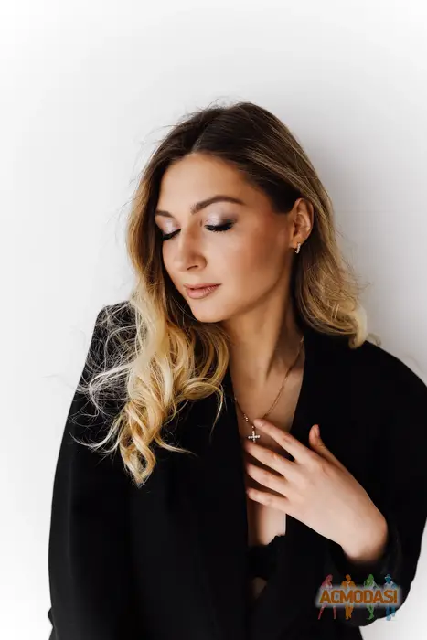 Yulia  Zinoviy фото №1749776. Завантажено 20 Листопада 2025